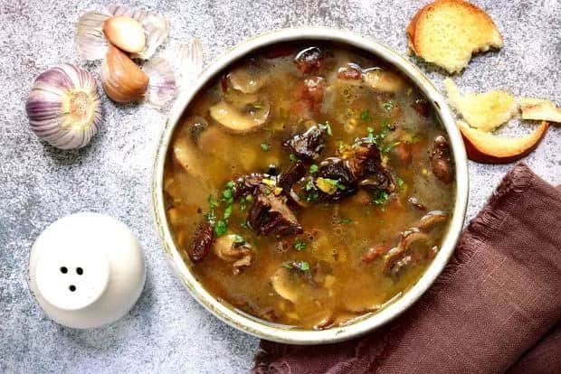 Jak zrobić zupę grzybową ze świeżych grzybów - prosty przepis krok po kroku