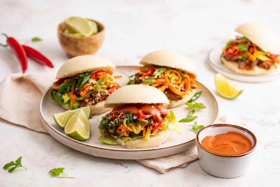 Jak przygotować idealne bułeczki bao z szarpaną wołowiną w domu