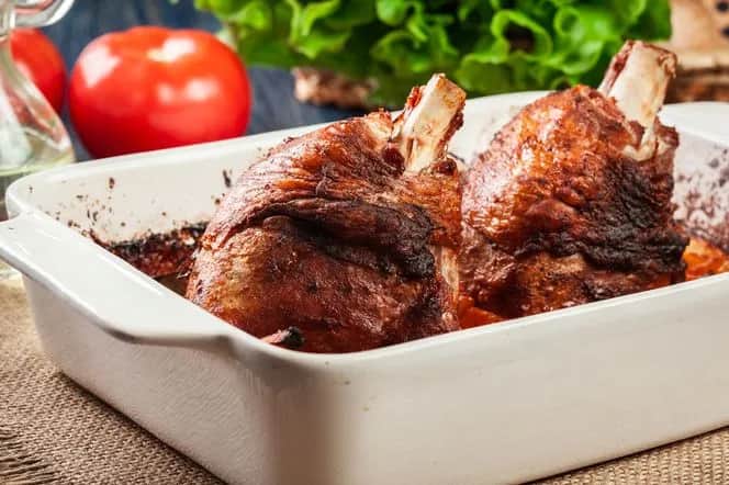 Jak zrobić golonki z indyka w piekarniku, które zachwycą każdego