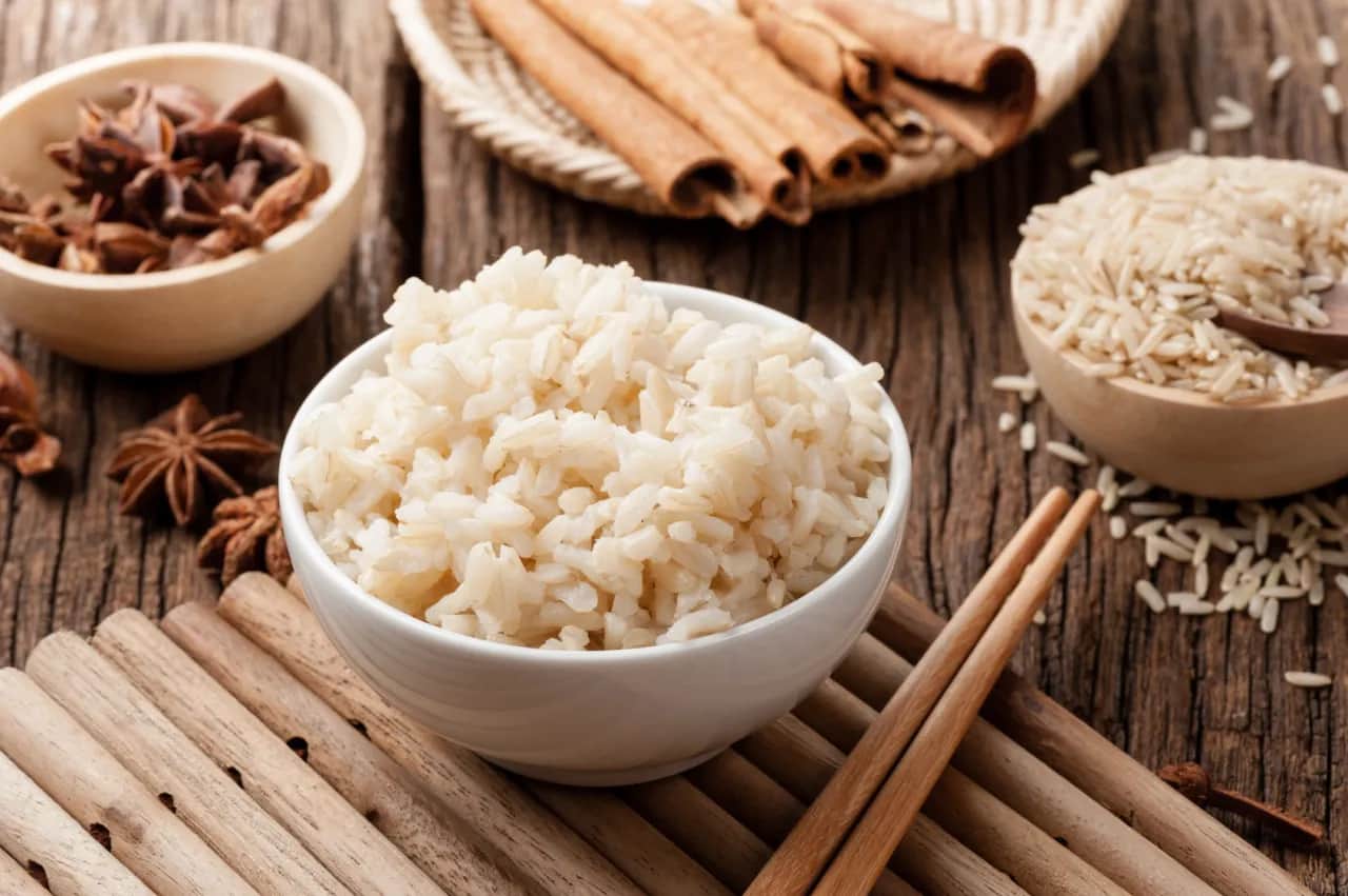 Jak ugotować ryż do zupy, aby uniknąć klejenia i osiągnąć idealną konsystencję