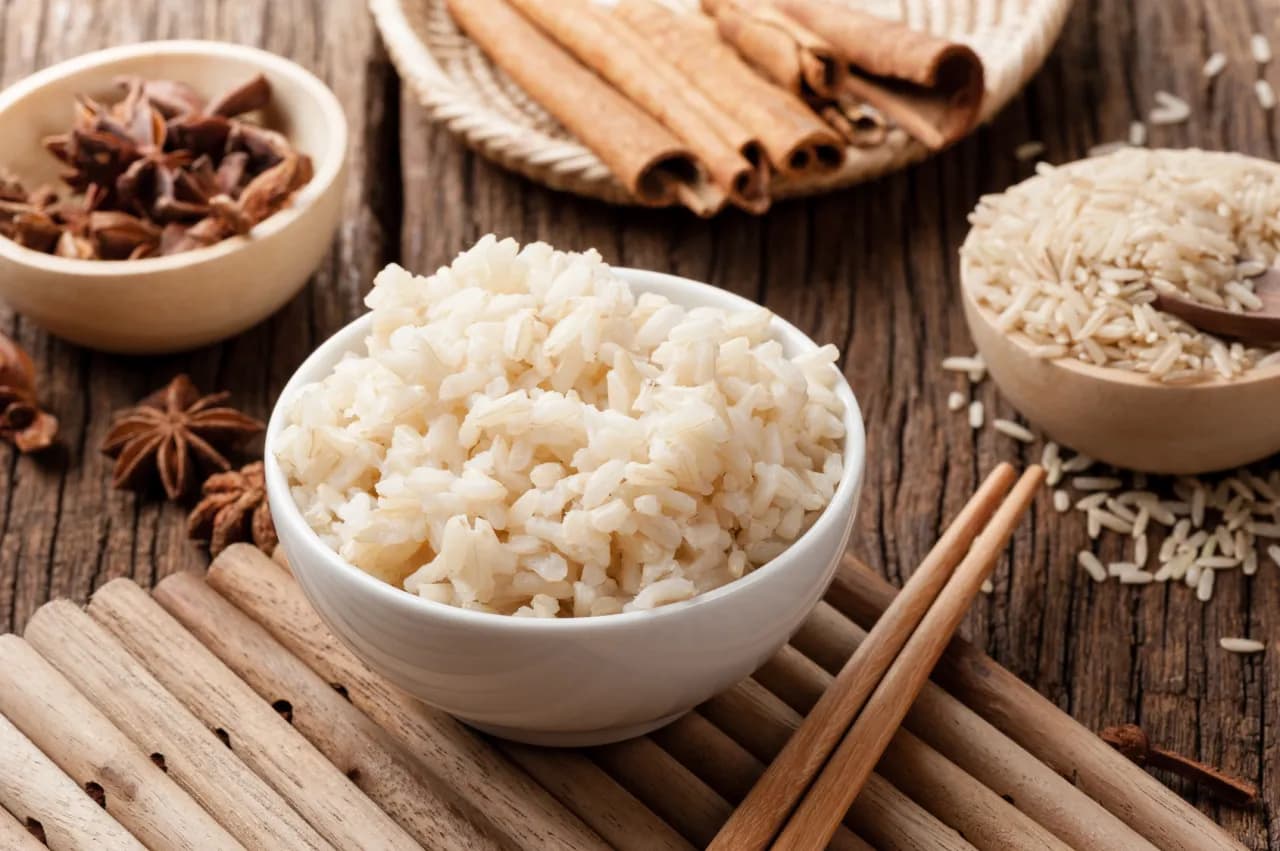 Jak ugotować ryż do zupy, aby uniknąć klejenia i osiągnąć idealną konsystencję