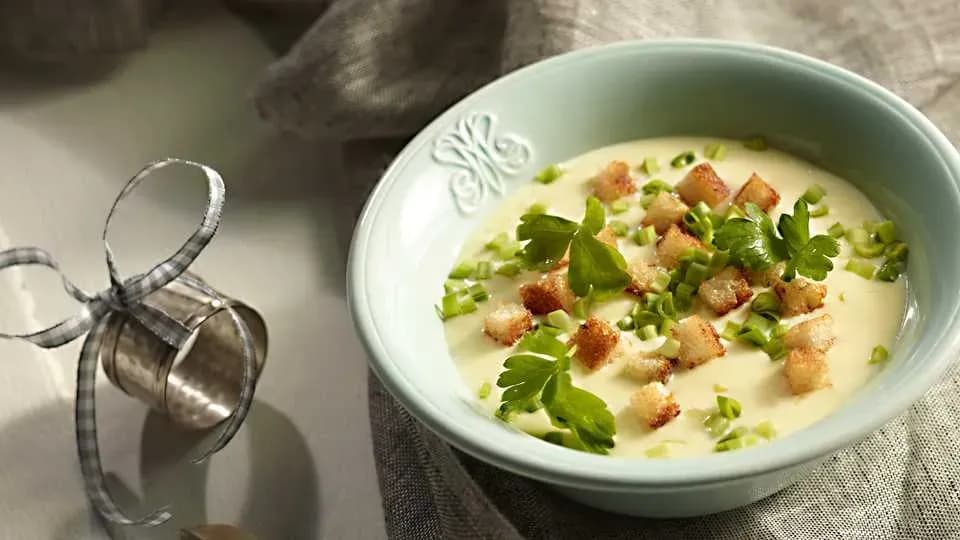 Czym zastąpić serek topiony w zupie? Sprawdź najlepsze alternatywy