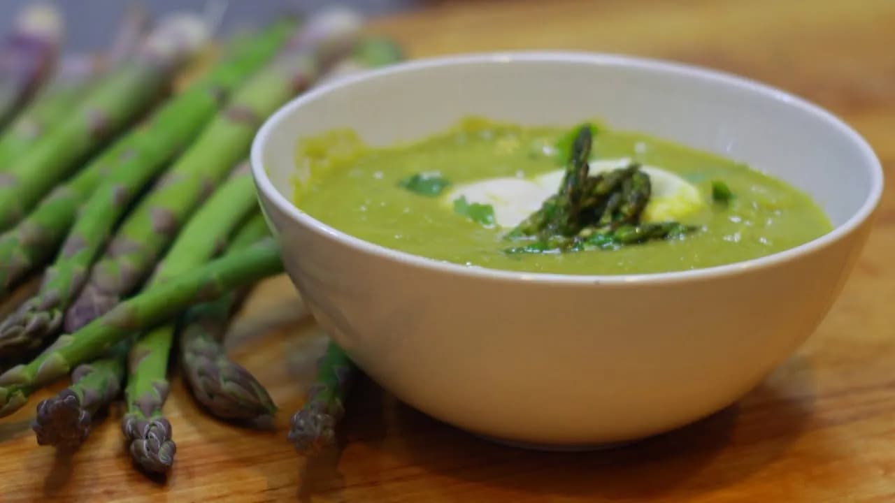 Jak zrobić zupę krem ze szparagów - łatwy przepis na pyszny obiad