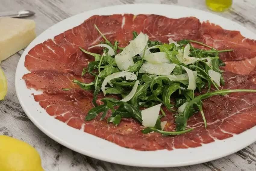 Najlepsze sosy do carpaccio z wołowiny, które zachwycą Twoje podniebienie