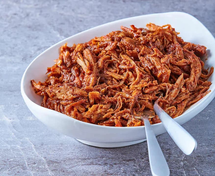 Gdzie kupić szarpaną wieprzowinę? Sprawdź najlepsze opcje i promocje