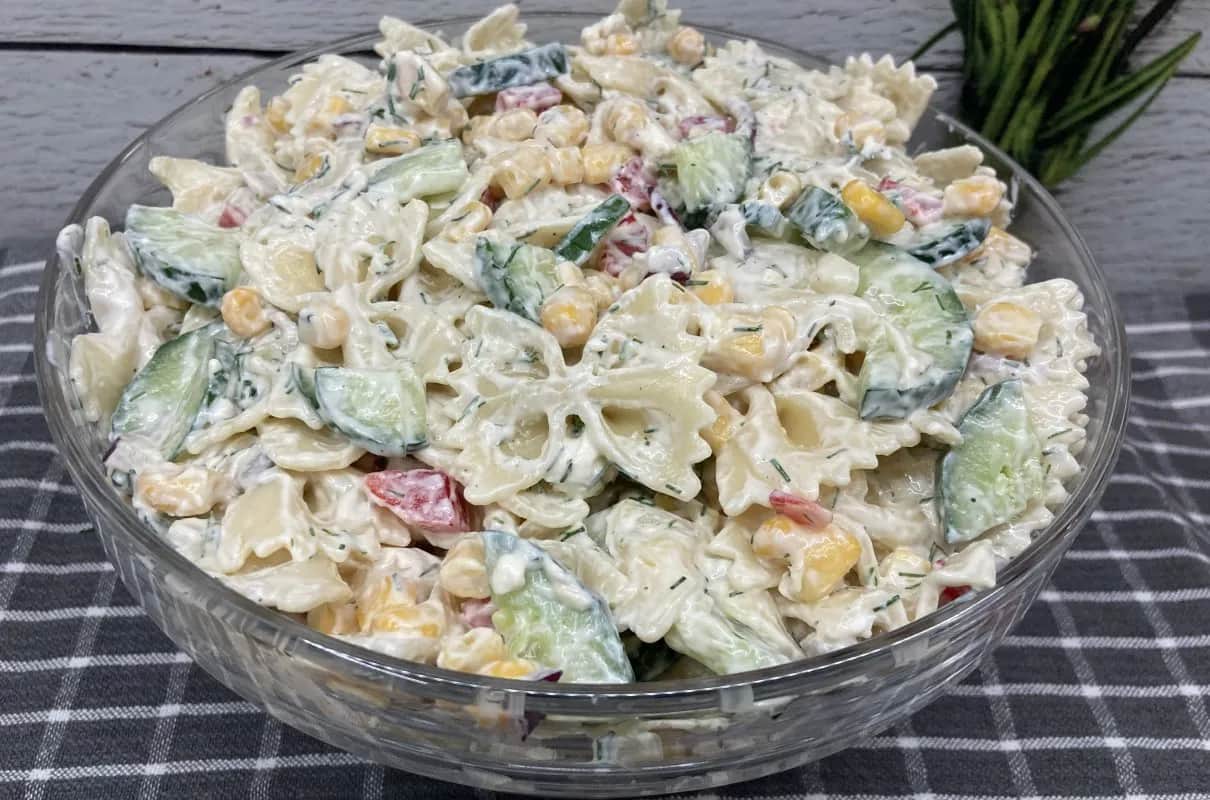 Jak zrobić sałatkę z makaronem - szybki przepis na smaczne danie