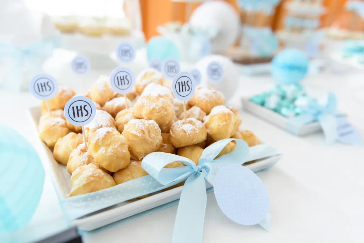 Jakie przekąski na komunie: smaczne i łatwe do zjedzenia propozycje