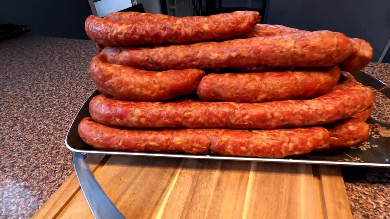 Przepis na kiełbasę jałowcową – łatwy sposób na domowy smakołyk